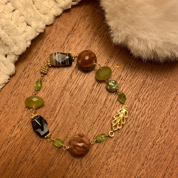 Handmade multi-stone and gold fill bracelet - Picture 5 of 8